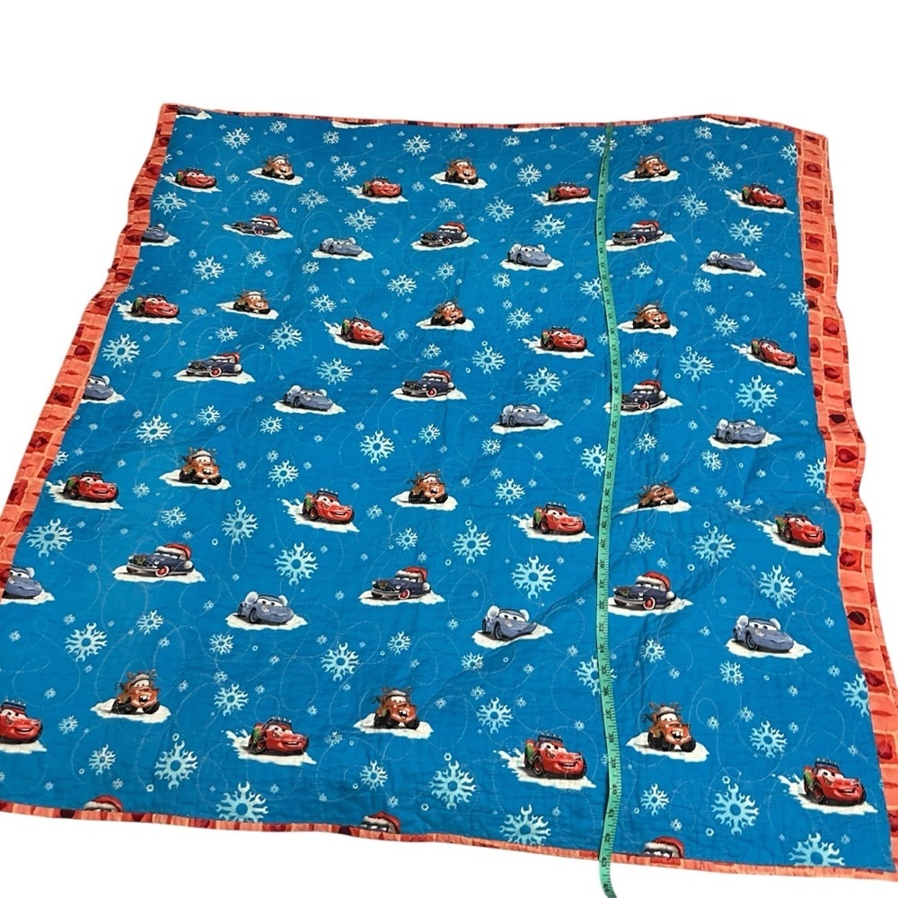 Snowflake Patterned Cars Blue Quilt with Red Border - Picture 3 of 4